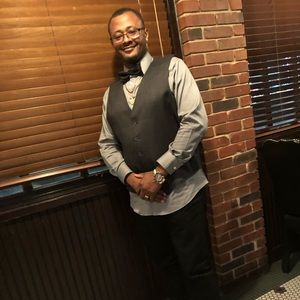 Meet your Posher, Derrick